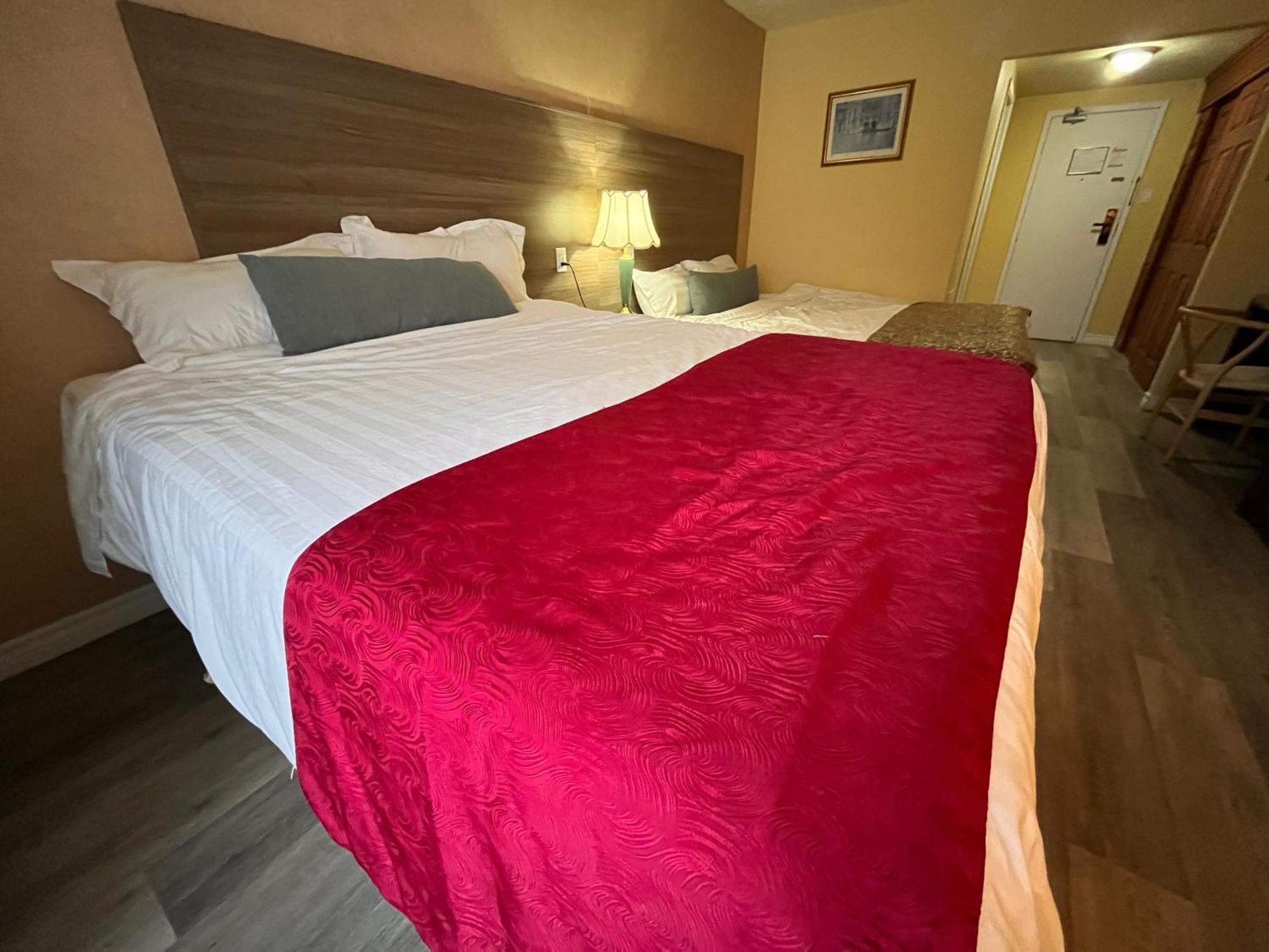 Hotel Cowansville Room photo