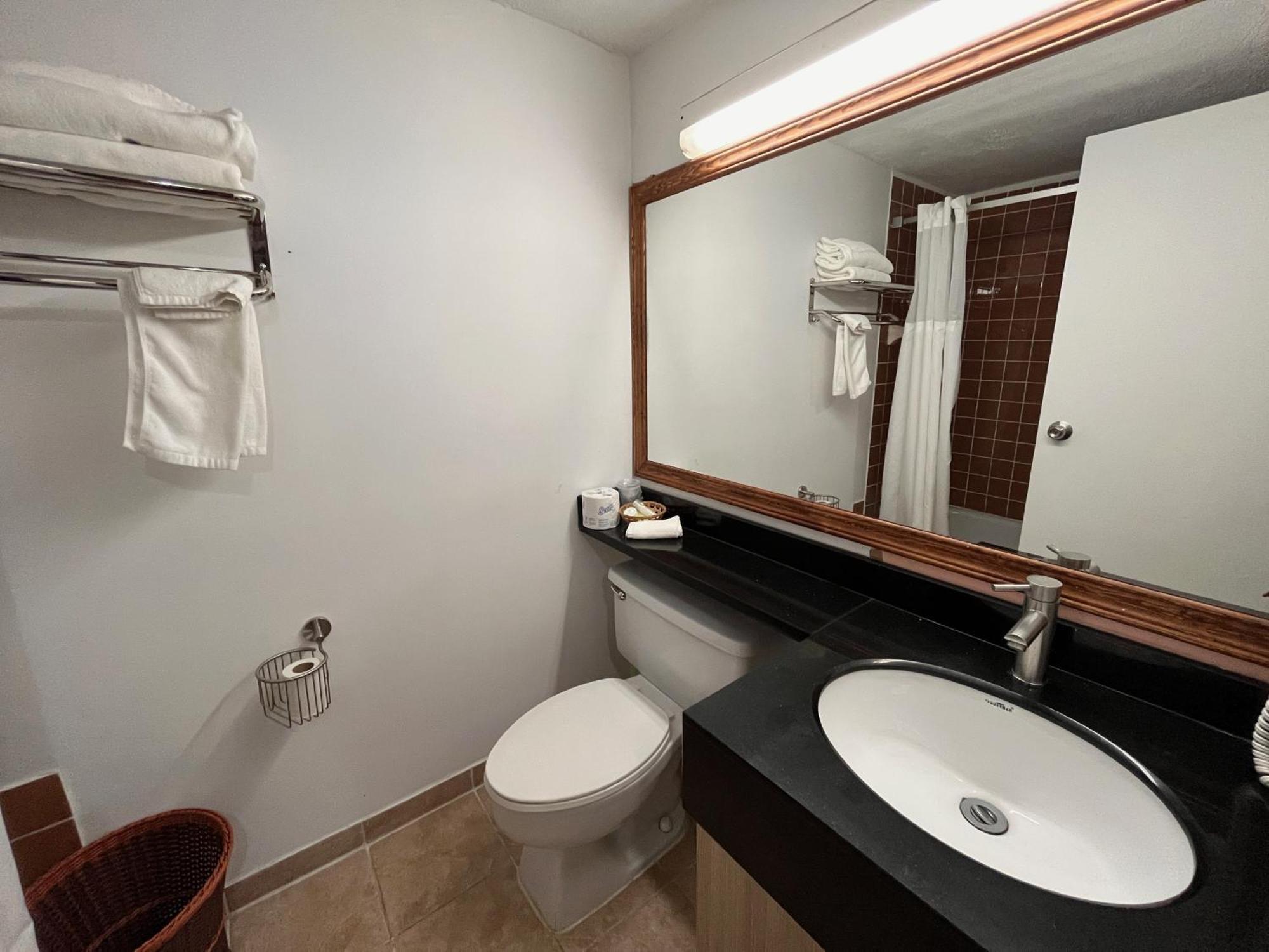 Hotel Cowansville Room photo