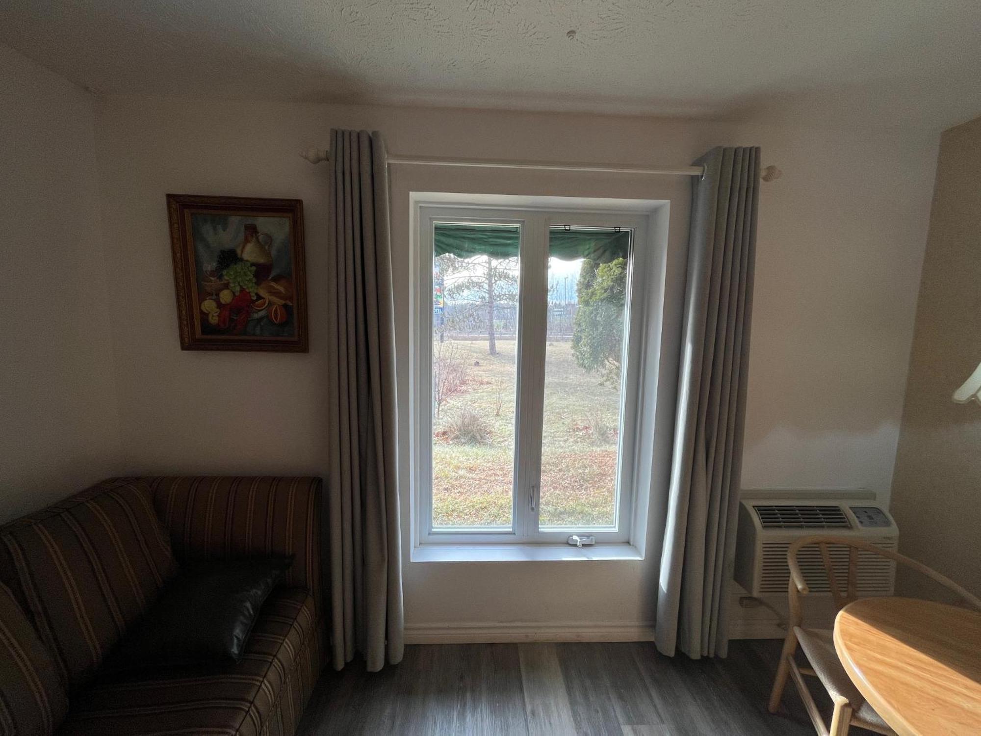 Hotel Cowansville Room photo