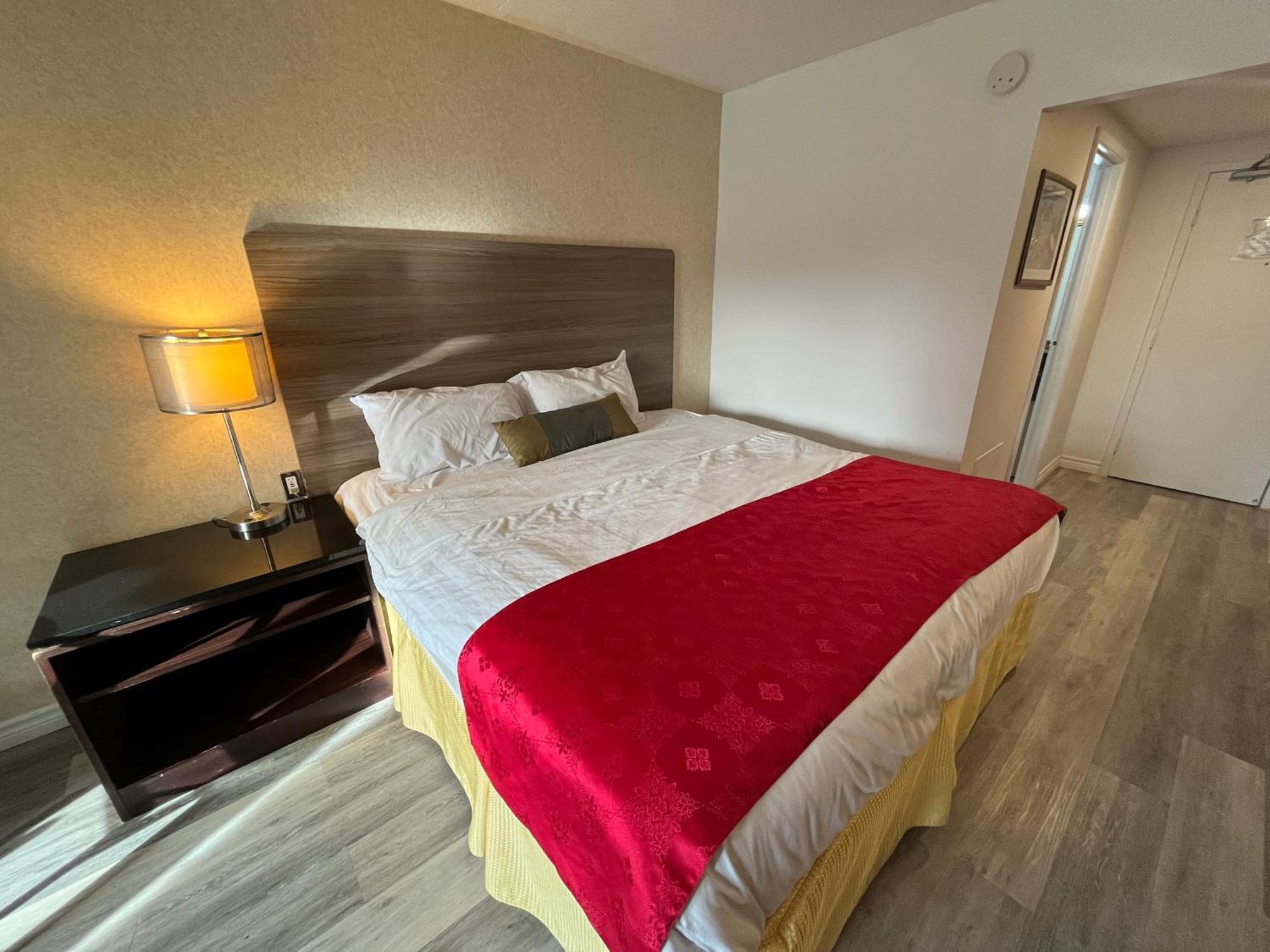 Hotel Cowansville Room photo